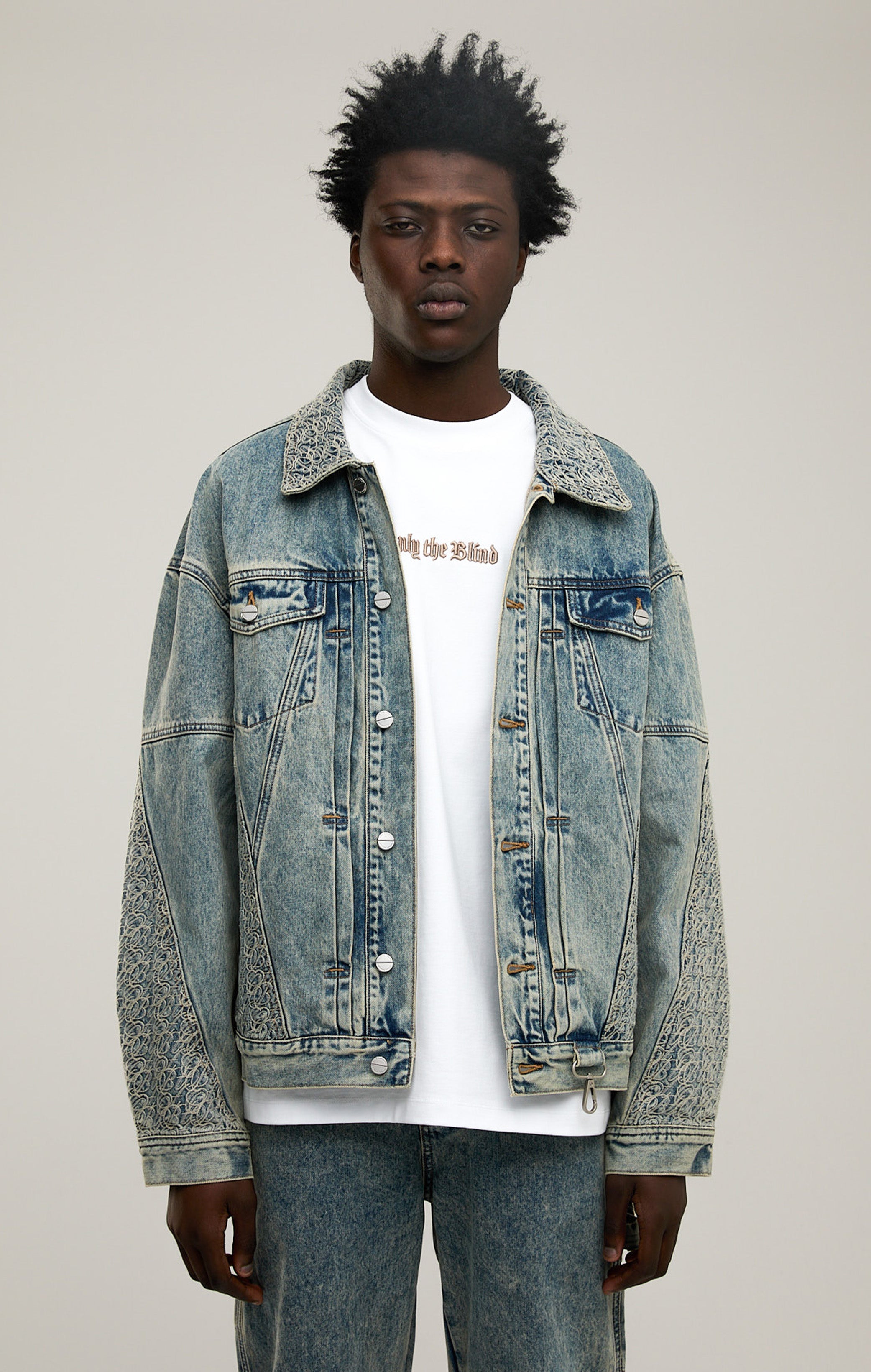 SIGNATURE STITCH DENIM JACKET