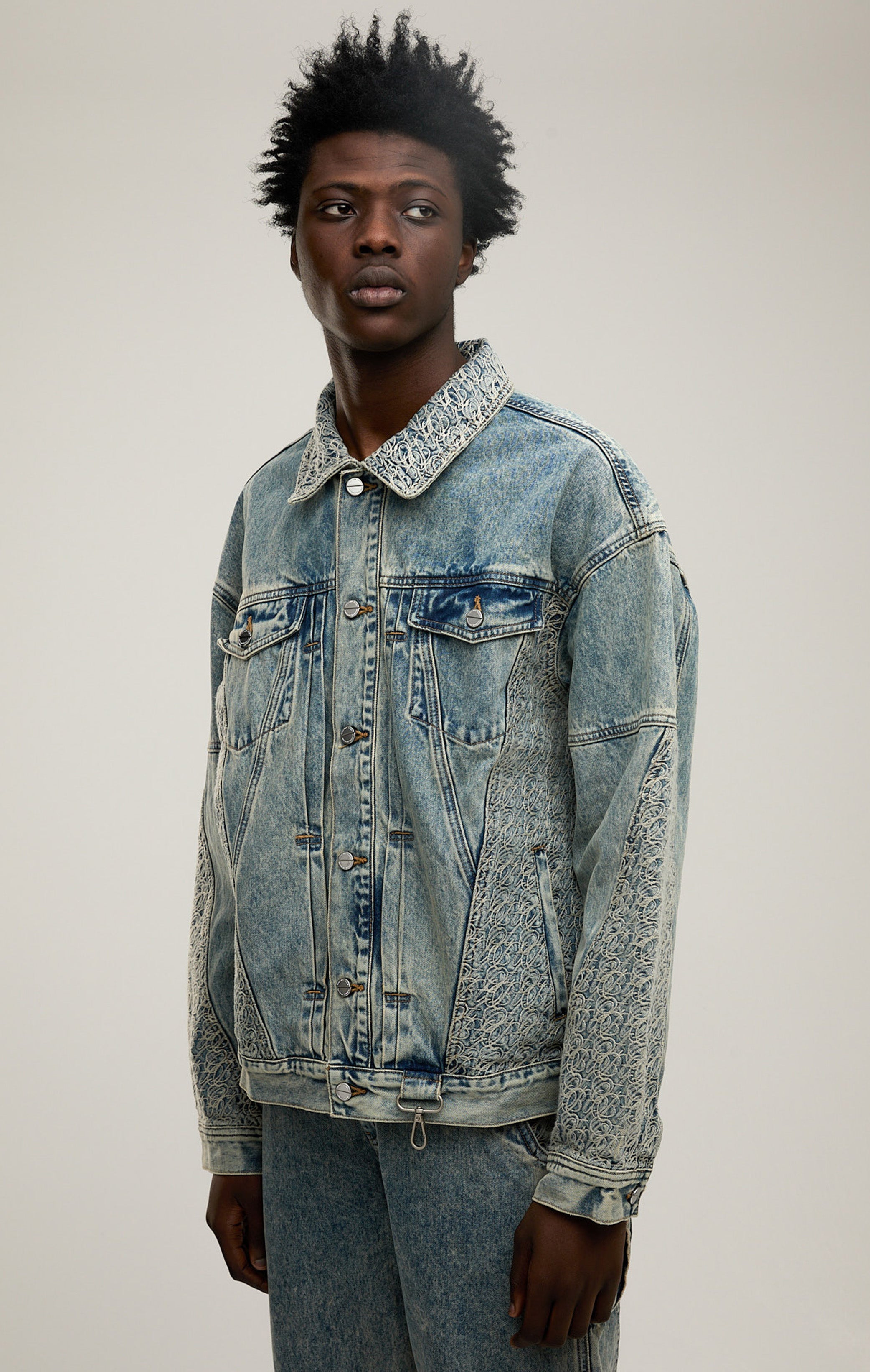 SIGNATURE STITCH DENIM JACKET